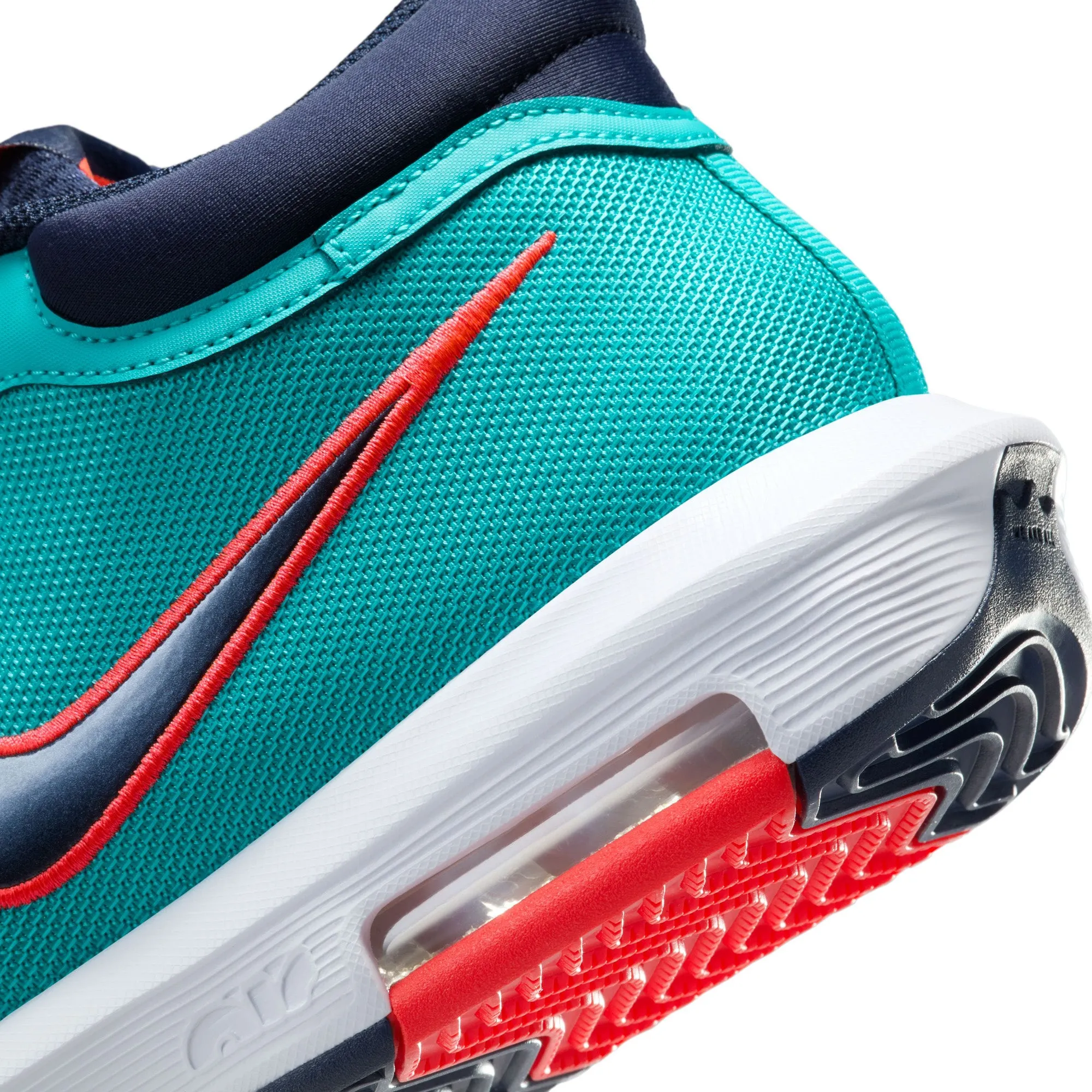 Lebron Witness VIII Basketball Shoes