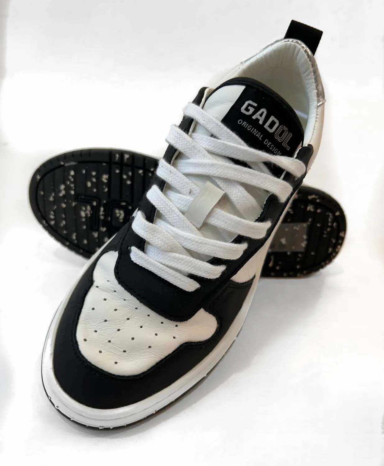 Men's Back With The Best Sneaker Shoes In Black And White
