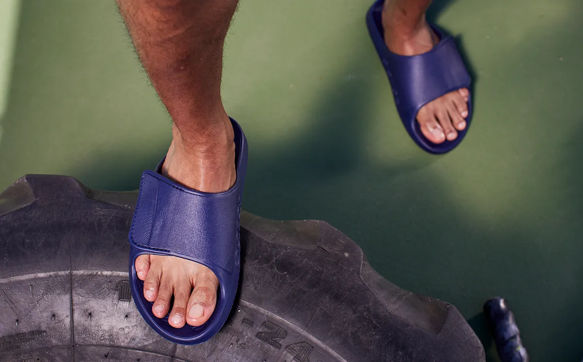 Men's OOahh Sport Flex Sandal - Navy