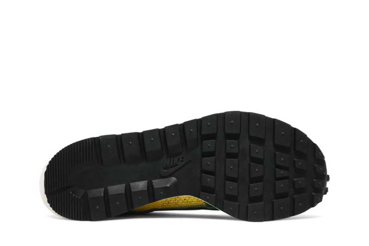 Nike Vaporwaffle sacai Tour Yellow Stadium Green