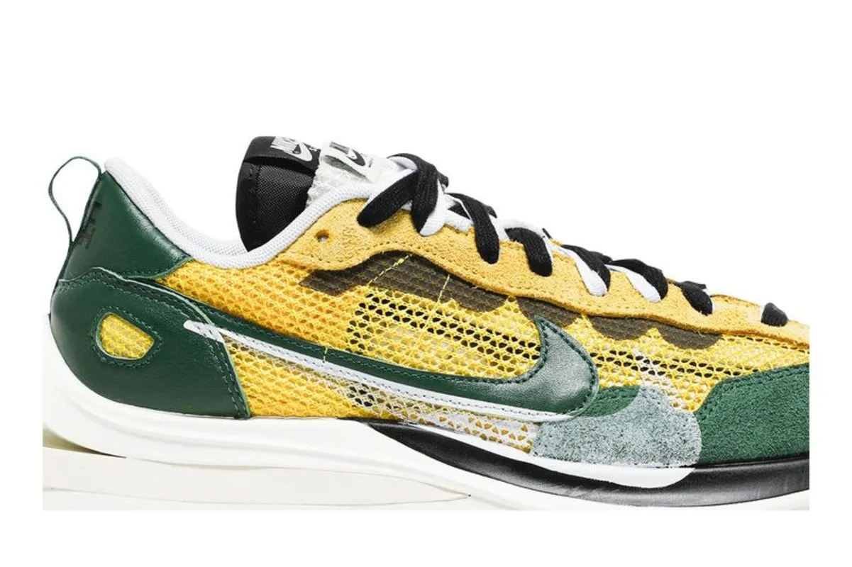 Nike Vaporwaffle sacai Tour Yellow Stadium Green
