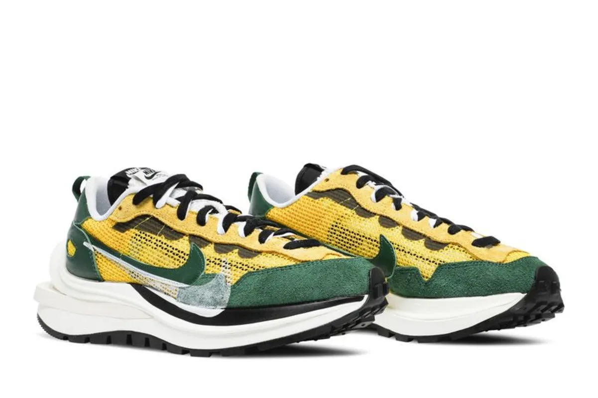 Nike Vaporwaffle sacai Tour Yellow Stadium Green
