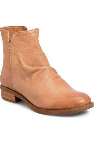 Women's Beckie Bootie In Luggage