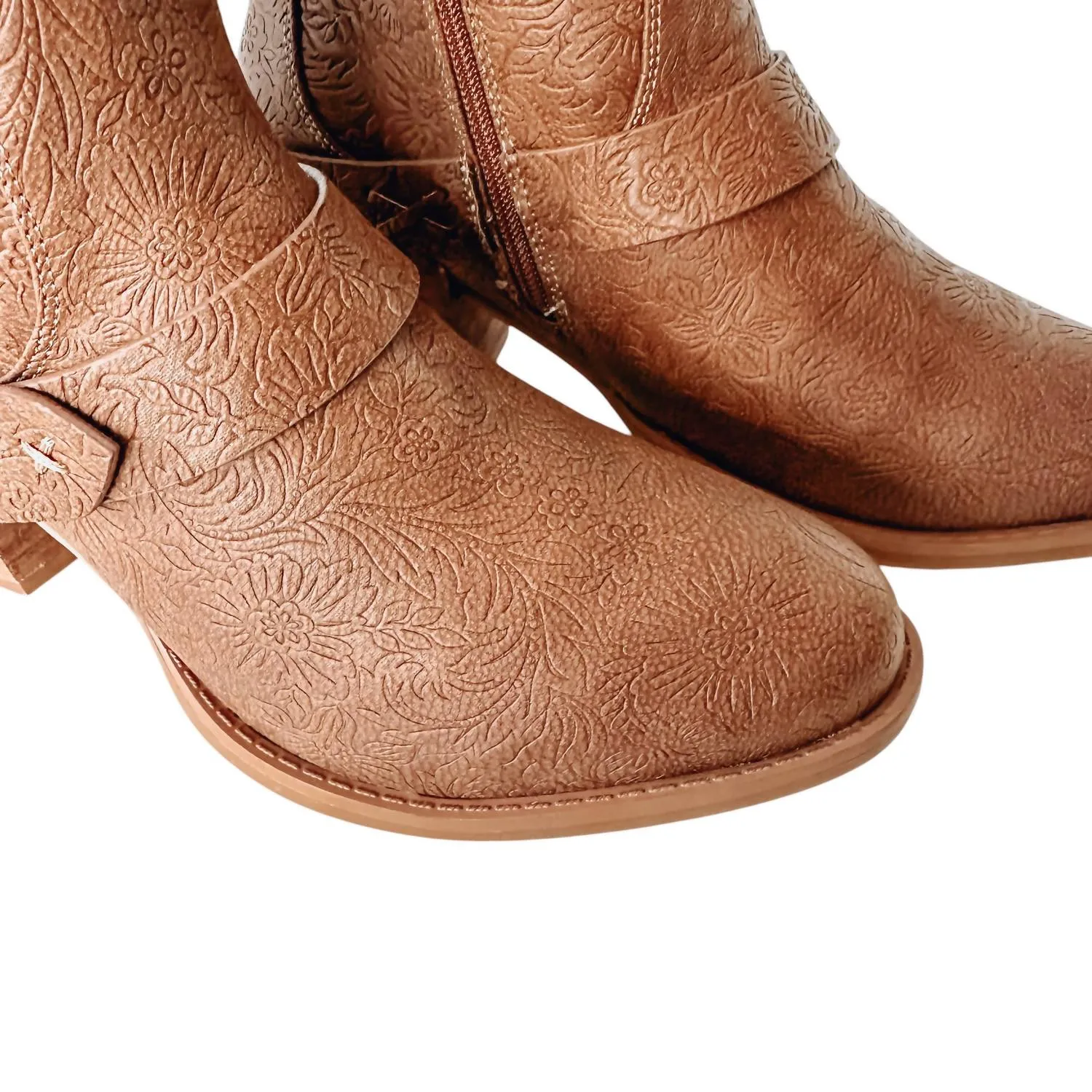 Women's Merlot Low Boot In Tan