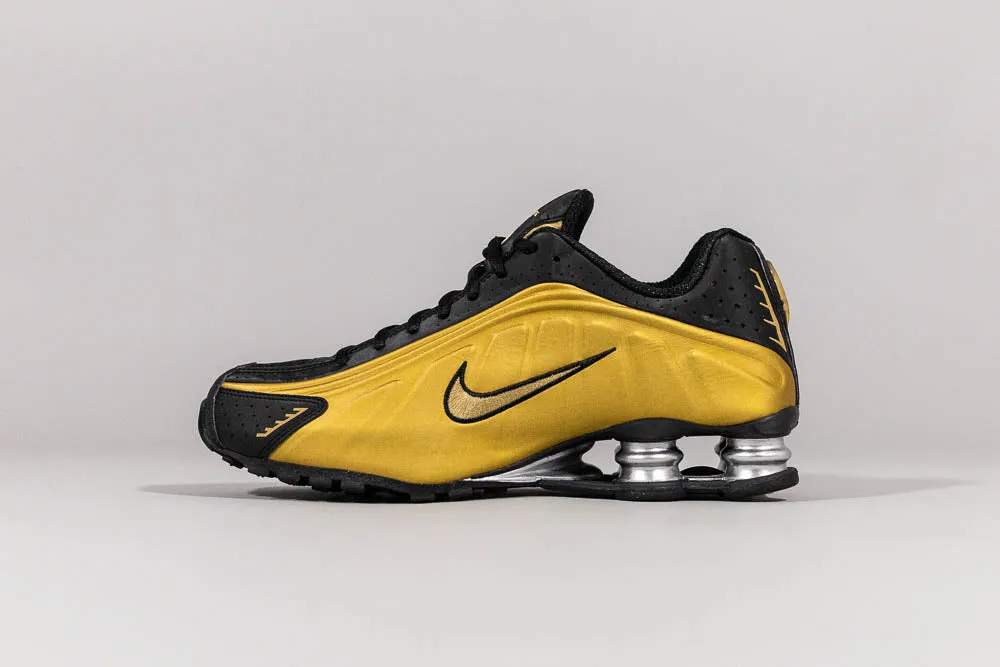 Women's Nike Shox R4 'Black and Metallic Gold'