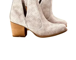 Women's Tarim Bootie In Grey