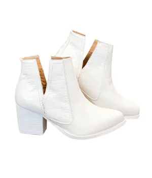Women's Tarim Bootie In White Croc