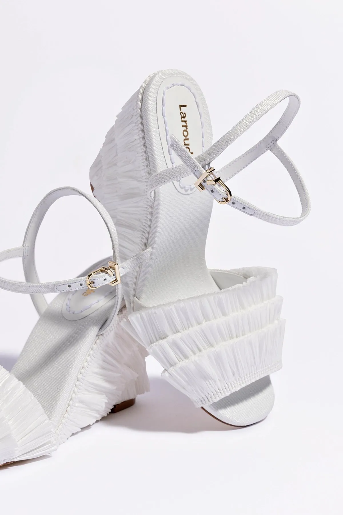 Yves Fringe Wedge In White Raffia